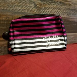 Cosmetic bag